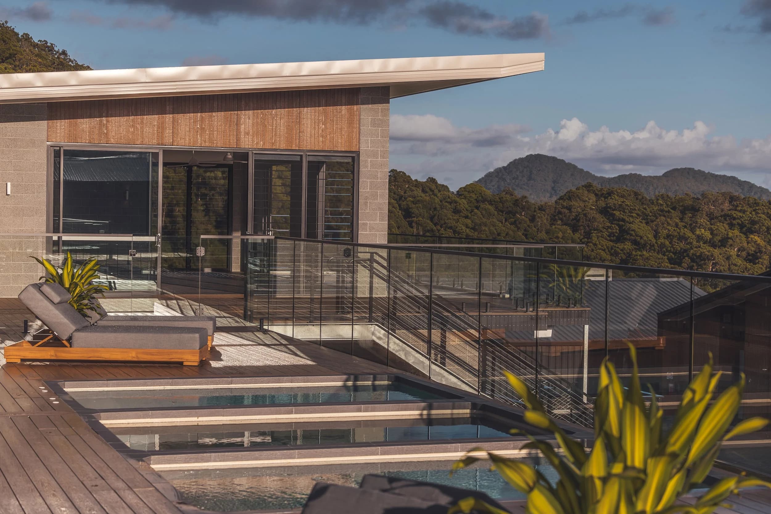 Plunge pools at EcoView